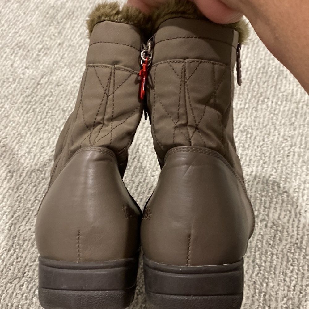 Totes boots - Picture 3 of 4
